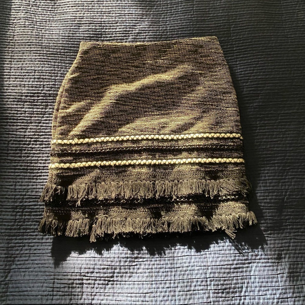 SUPER BEAUTIFUL DETAILED SKIRT